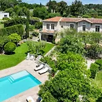 D'hotes - - Des Roses 4* Nîmes