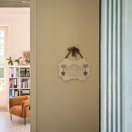 D'hotes - - Des Roses Bed and breakfast 3*