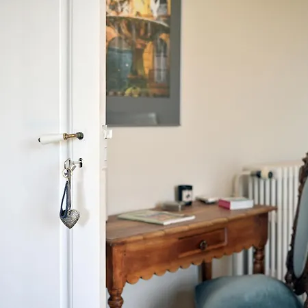 D'hotes - - Des Roses Nimes