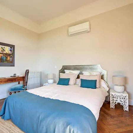 D'hotes - - Des Roses Nimes