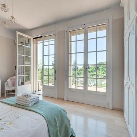 D'hotes - - Des Roses Bed and breakfast