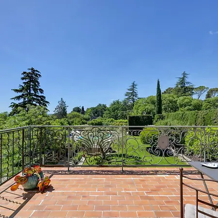 D'hotes - - Des Roses 3*