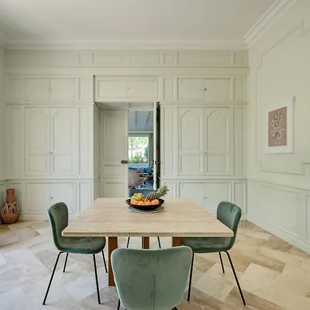 D'hotes - - Des Roses Nimes