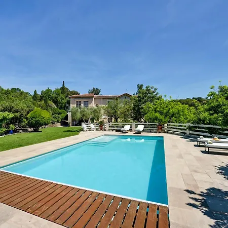 D'hotes - - Des Roses 3*