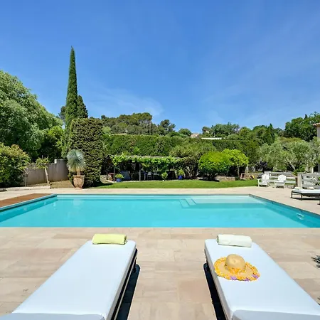 D'hotes - - Des Roses Bed and breakfast Nimes