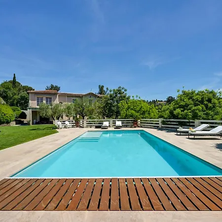 D'hotes - - Des Roses Bed and breakfast 3*