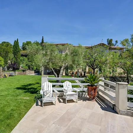 D'hotes - - Des Roses Bed and breakfast Nimes