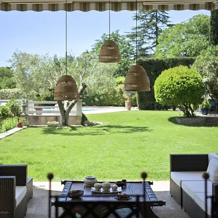 D'hotes - - Des Roses Nimes